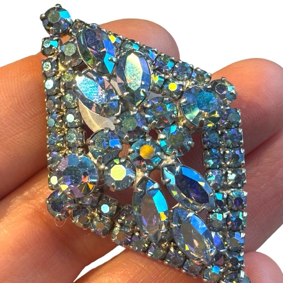 Stunnimg Jay Kel blue AB glass fancy silver finish brooch - Picture 2 of 5